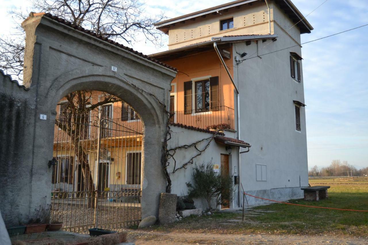 Agriturismo La Farazzina Oleggio Exterior foto